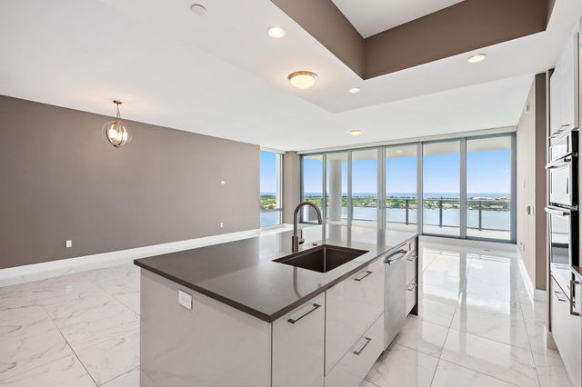 1 Water Club Way 1604, North Palm Beach, FL 33408