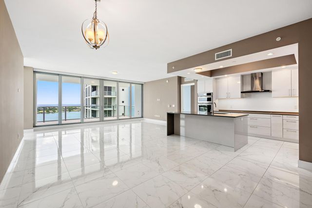 1 Water Club Way 1604, North Palm Beach, FL 33408