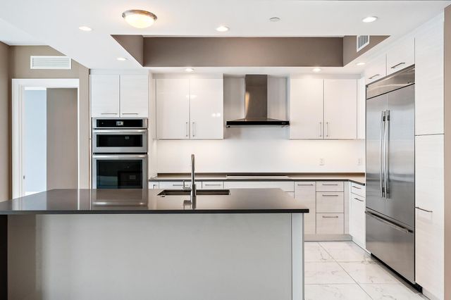 1 Water Club Way 1604, North Palm Beach, FL 33408