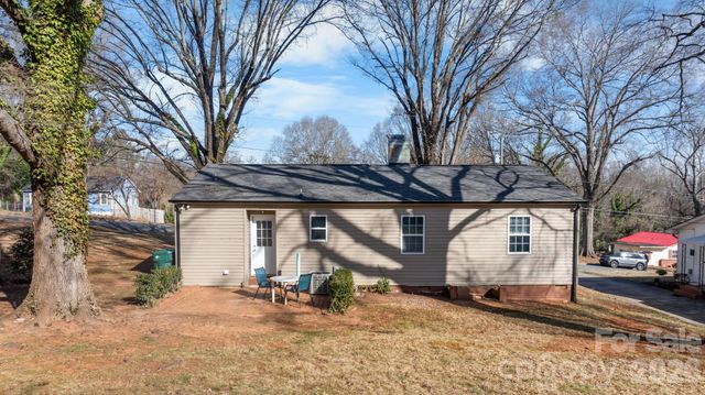 503 E Herman Street, Newton, NC 28658