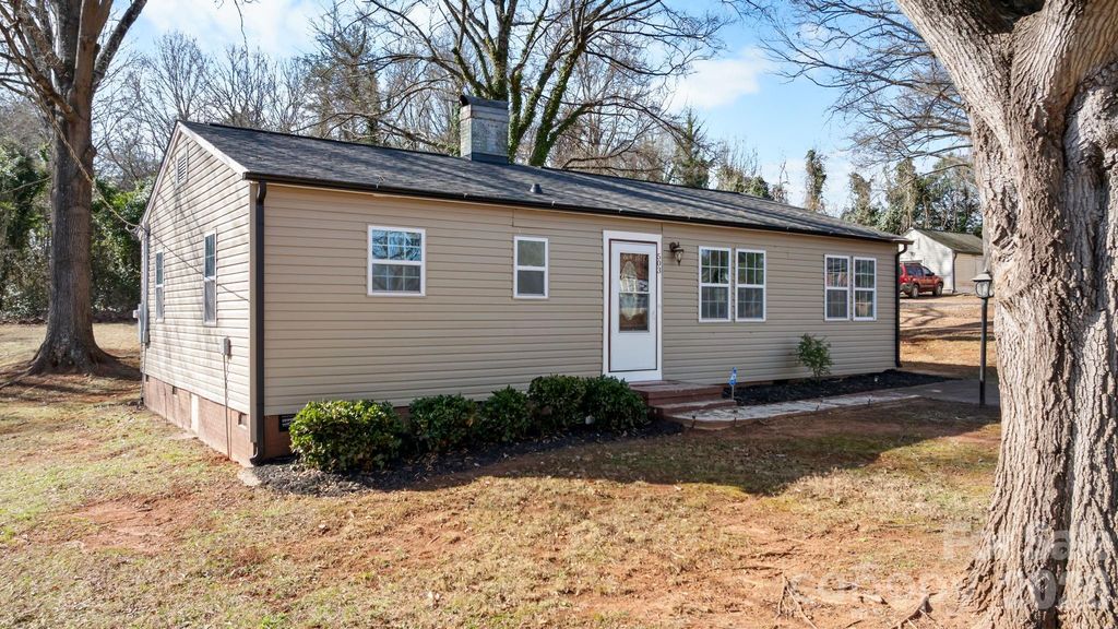 503 E Herman Street, Newton, NC 28658