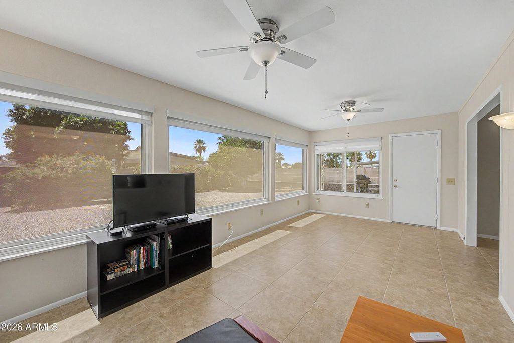 Image 13 of property listing at 10833 W ACACIA Drive, Sun City, AZ 85373
