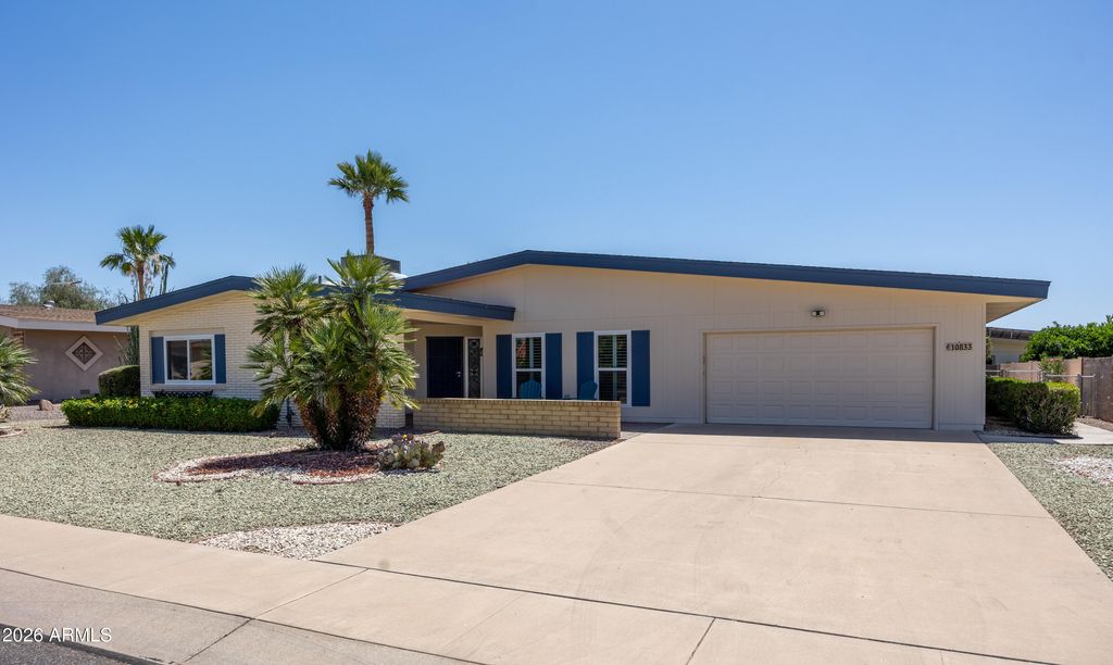 Image 2 of property listing at 10833 W ACACIA Drive, Sun City, AZ 85373
