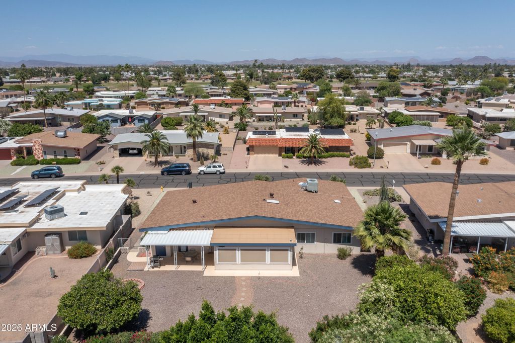 Image 32 of property listing at 10833 W ACACIA Drive, Sun City, AZ 85373