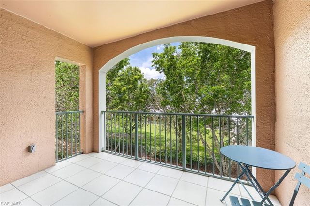 1210 Wildwood Lakes BLVD # 304, Naples, FL 34104