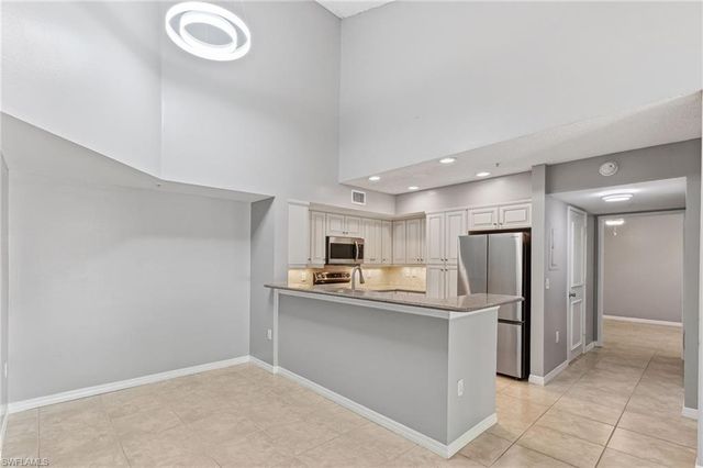 1210 Wildwood Lakes BLVD # 304, Naples, FL 34104