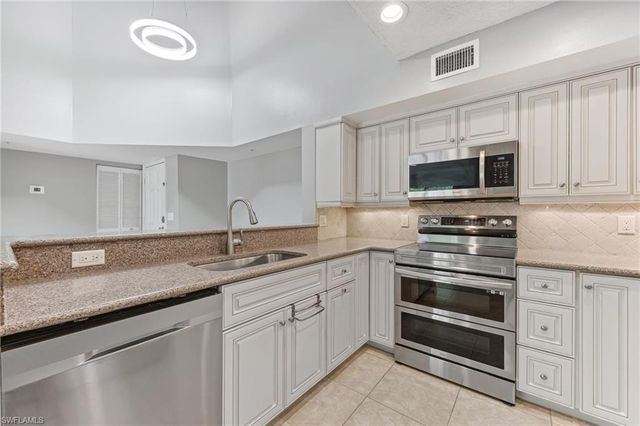 1210 Wildwood Lakes BLVD # 304, Naples, FL 34104