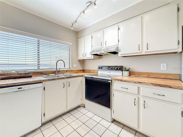 9209 SEMINOLE BOULEVARD 32, Seminole, FL 33772