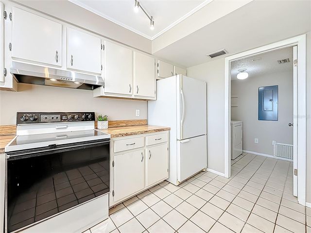 9209 SEMINOLE BOULEVARD 32, Seminole, FL 33772