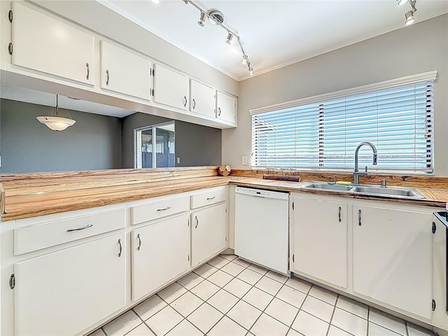 9209 SEMINOLE BOULEVARD 32, Seminole, FL 33772