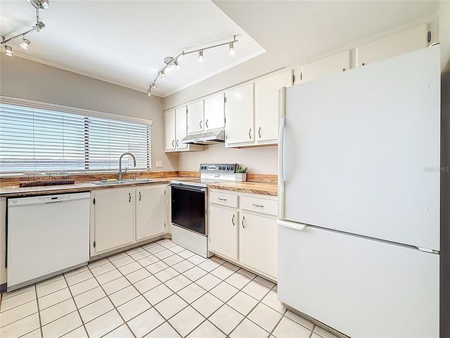 9209 SEMINOLE BOULEVARD 32, Seminole, FL 33772