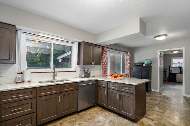 2648 E Portland Street, Springfield, MO 65804