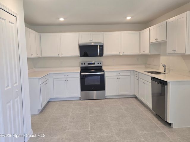 972 SW Richmond Circle SW, Palm Bay, FL 32908