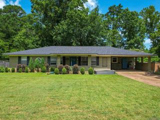 3103 Inwood Rd, Kilgore, TX 75662