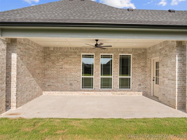 150 Chateau Bend, Ardmore, OK 73401