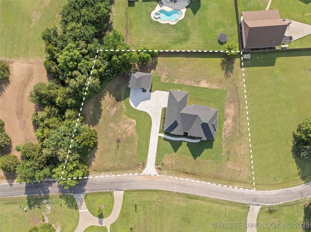 150 Chateau Bend, Ardmore, OK 73401