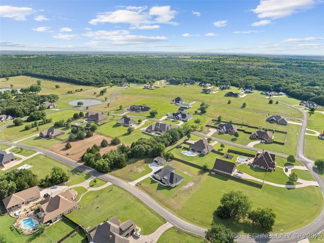 150 Chateau Bend, Ardmore, OK 73401