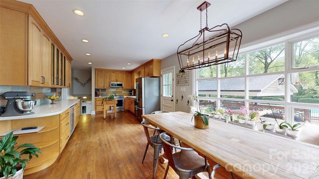 1419 Cavendish Court, Charlotte, NC 28211