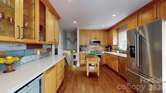 1419 Cavendish Court, Charlotte, NC 28211