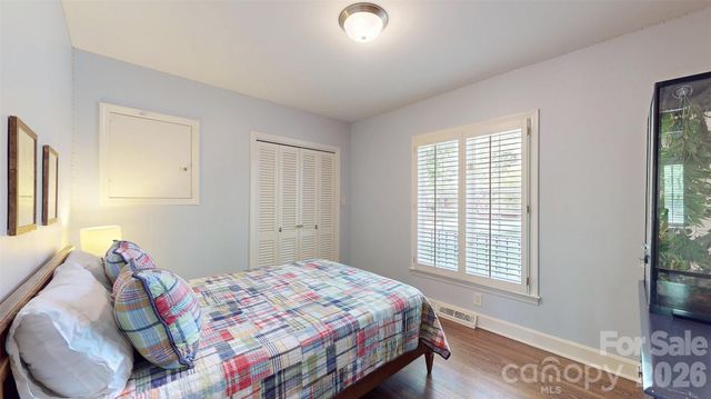 1419 Cavendish Court, Charlotte, NC 28211