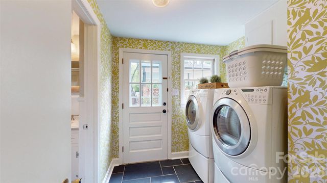 1419 Cavendish Court, Charlotte, NC 28211