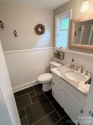 1419 Cavendish Court, Charlotte, NC 28211