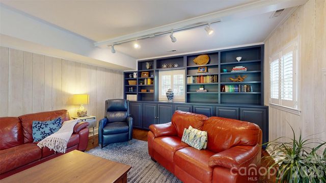 1419 Cavendish Court, Charlotte, NC 28211