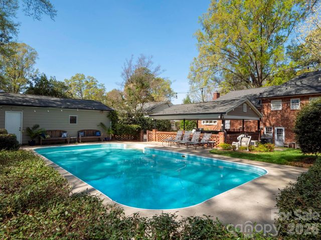 1419 Cavendish Court, Charlotte, NC 28211