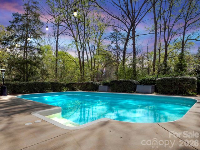 1419 Cavendish Court, Charlotte, NC 28211