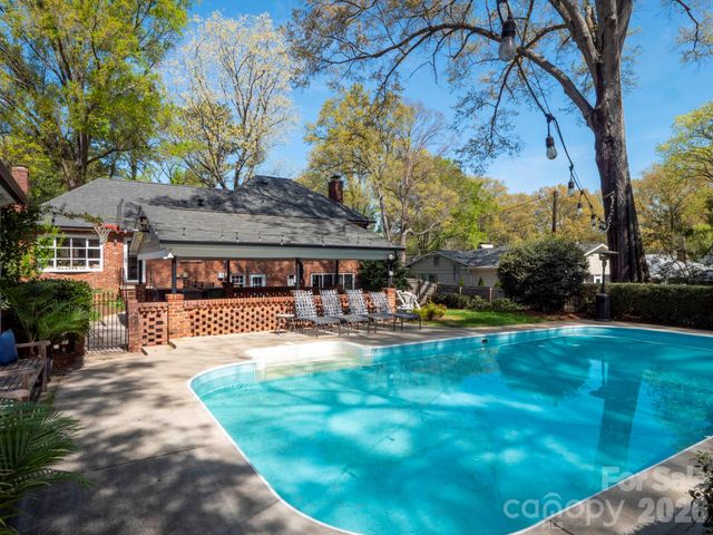 1419 Cavendish Court, Charlotte, NC 28211