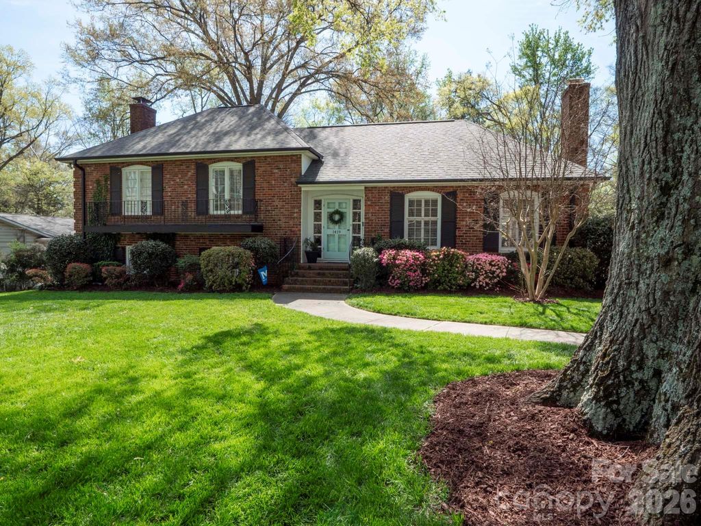 1419 Cavendish Court, Charlotte, NC 28211