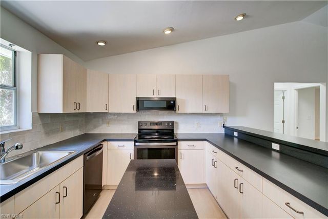 731 Jung BLVD E, Naples, FL 34120