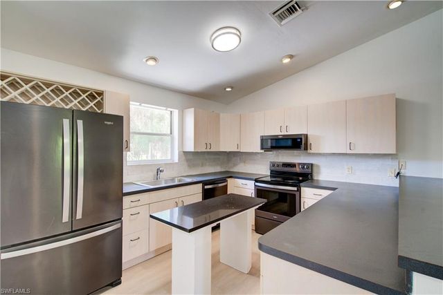 731 Jung BLVD E, Naples, FL 34120