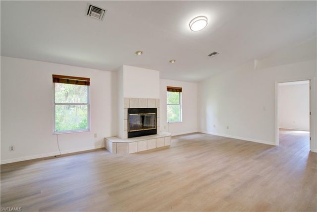 731 Jung BLVD E, Naples, FL 34120