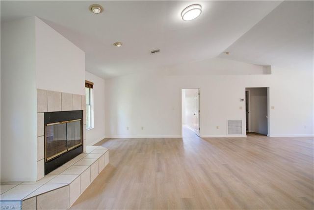 731 Jung BLVD E, Naples, FL 34120