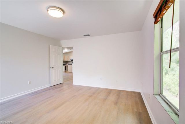 731 Jung BLVD E, Naples, FL 34120