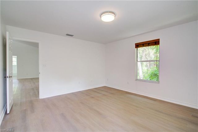 731 Jung BLVD E, Naples, FL 34120