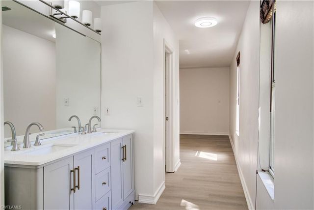 731 Jung BLVD E, Naples, FL 34120