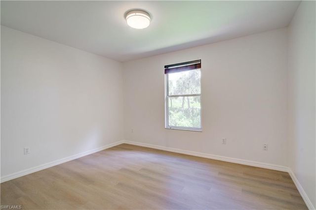 731 Jung BLVD E, Naples, FL 34120