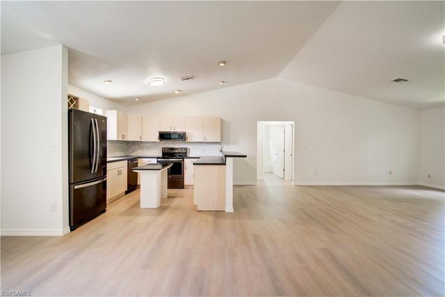 731 Jung BLVD E, Naples, FL 34120