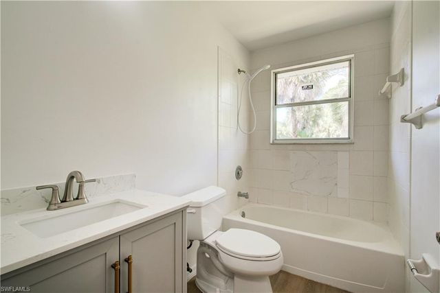 731 Jung BLVD E, Naples, FL 34120