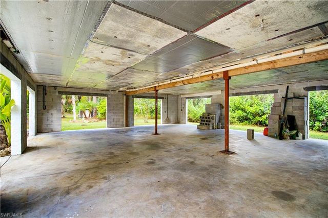 731 Jung BLVD E, Naples, FL 34120