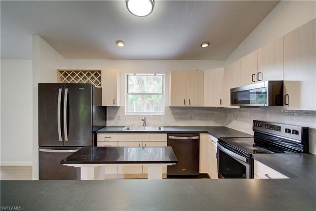 731 Jung BLVD E, Naples, FL 34120