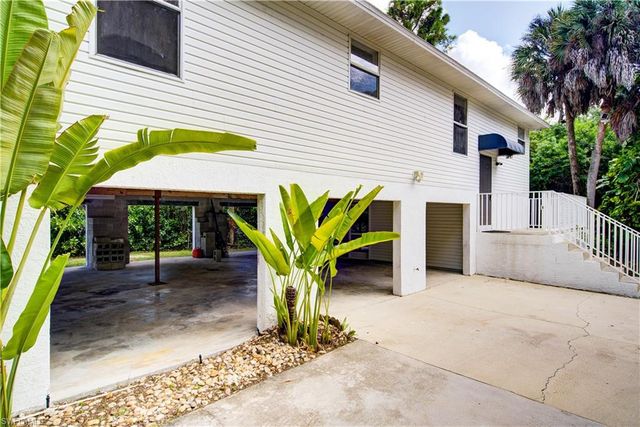 731 Jung BLVD E, Naples, FL 34120