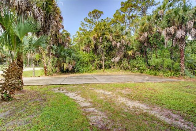 731 Jung BLVD E, Naples, FL 34120
