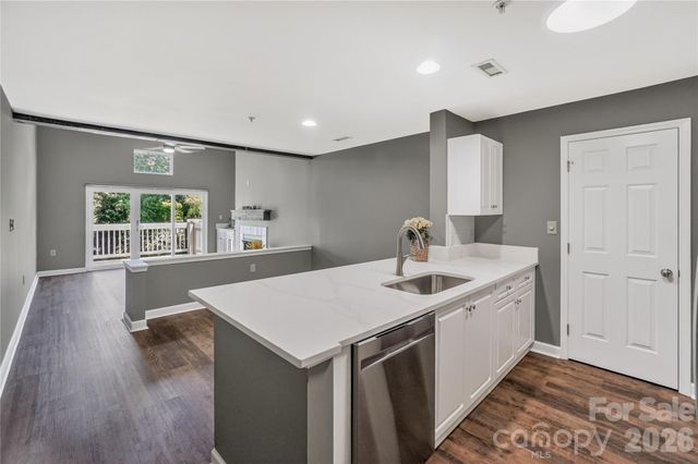 104 Pier 33 Drive 312, Mooresville, NC 28117