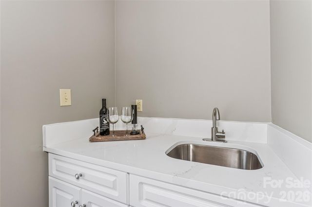 104 Pier 33 Drive 312, Mooresville, NC 28117