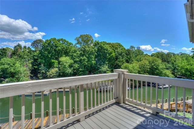 104 Pier 33 Drive 312, Mooresville, NC 28117