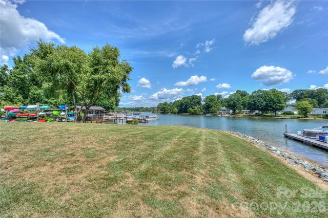 104 Pier 33 Drive 312, Mooresville, NC 28117