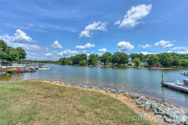 104 Pier 33 Drive 312, Mooresville, NC 28117